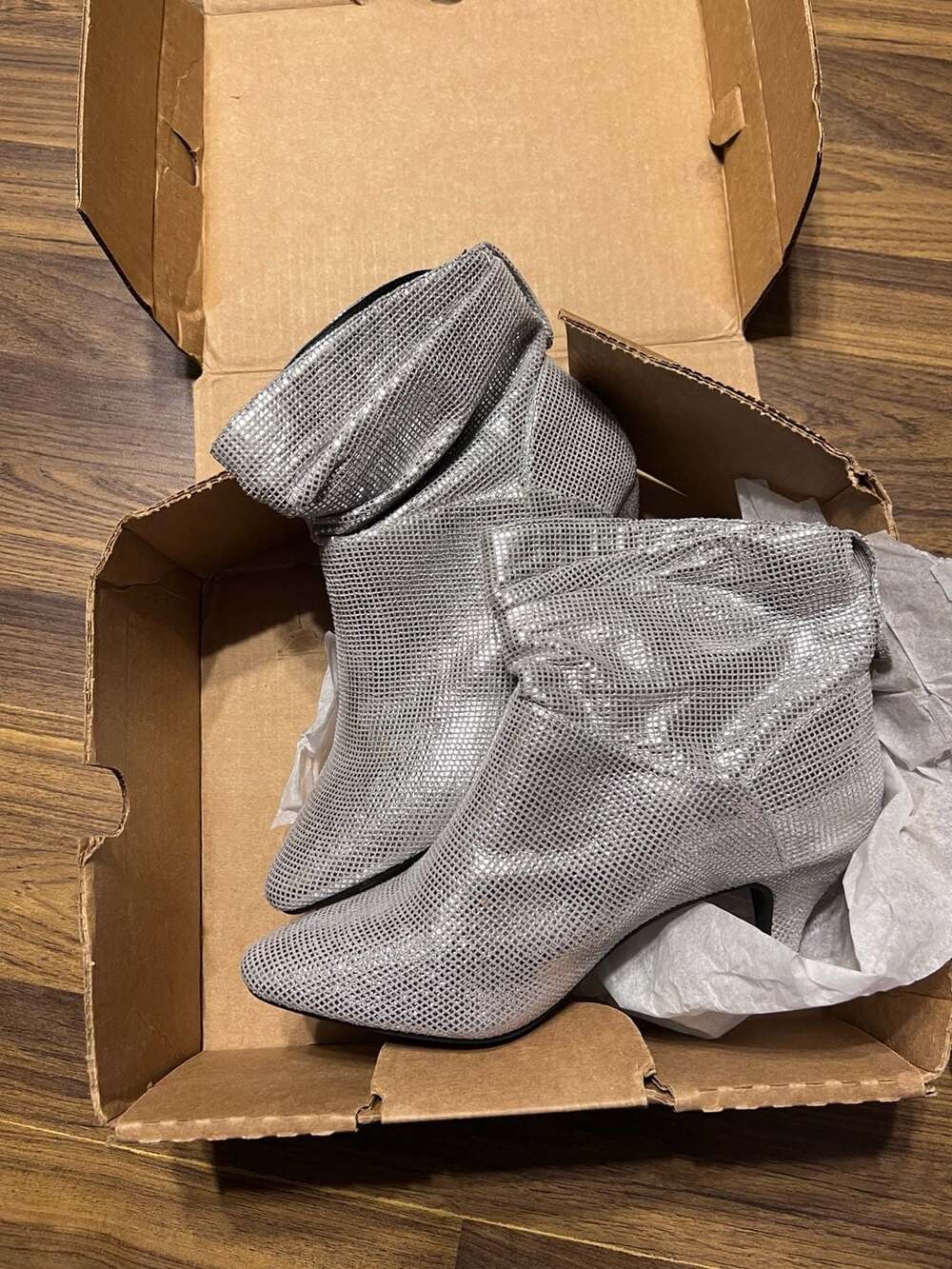 Comfortview KOURT Silver Metallic Mesh Slouch Ankle Boots - Picture 2 of 3